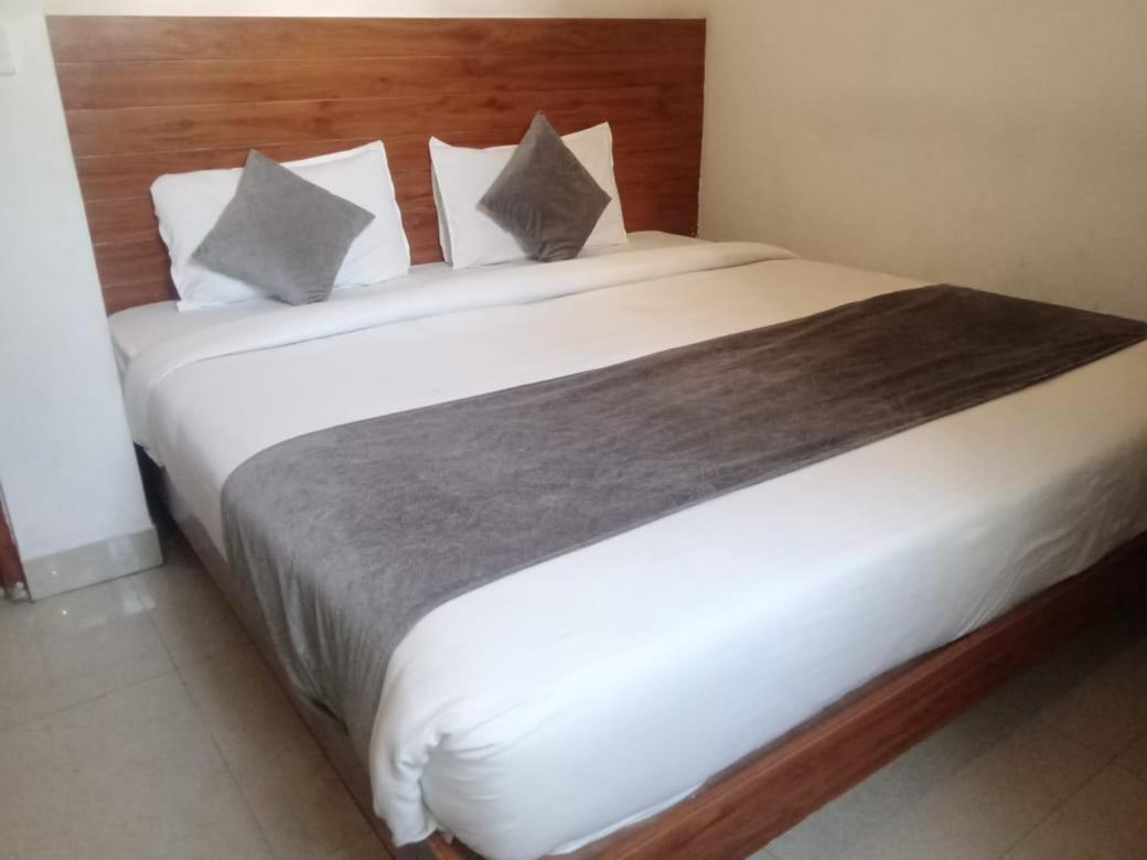 Triple One Hotel Tapovan Rishikesh,Near Laxman Jhula Екстер'єр фото