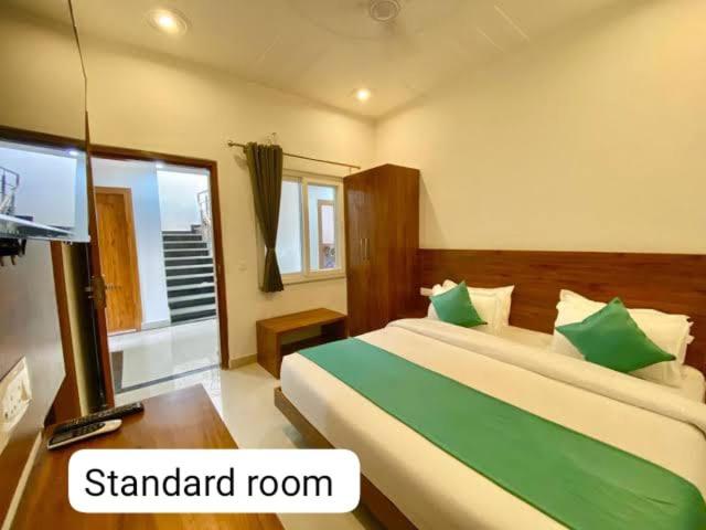 Triple One Hotel Tapovan Rishikesh,Near Laxman Jhula Екстер'єр фото