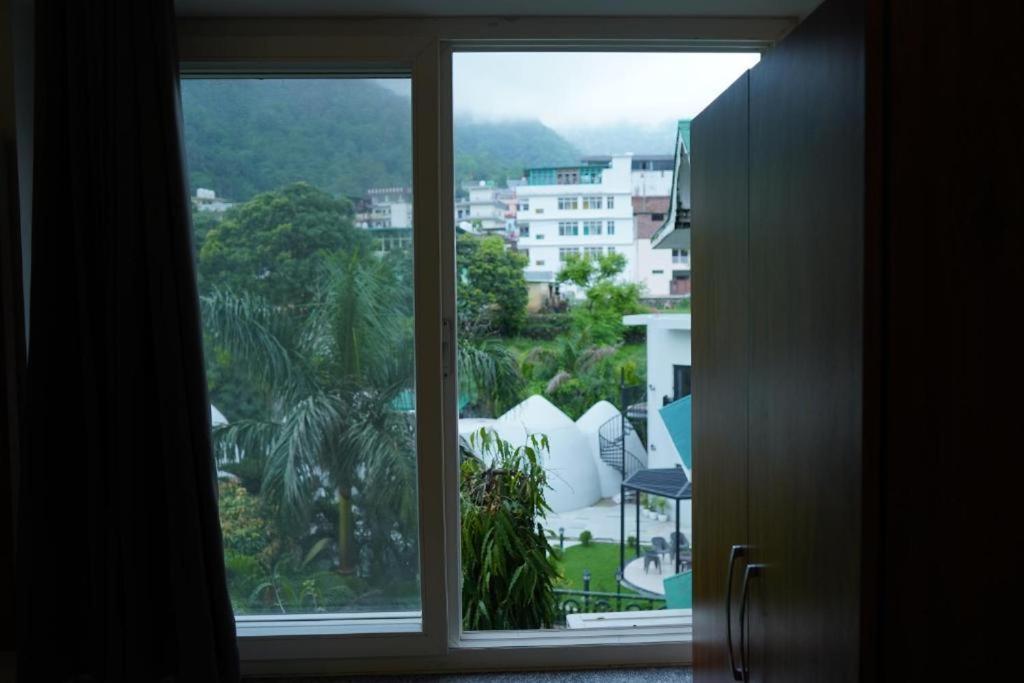 Triple One Hotel Tapovan Rishikesh,Near Laxman Jhula Екстер'єр фото
